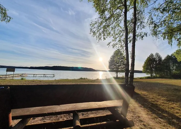 Letniskowe Lesne Nad Jeziorem Wdzydzkim Basen Sauna Balia Semesterbostad Borsk