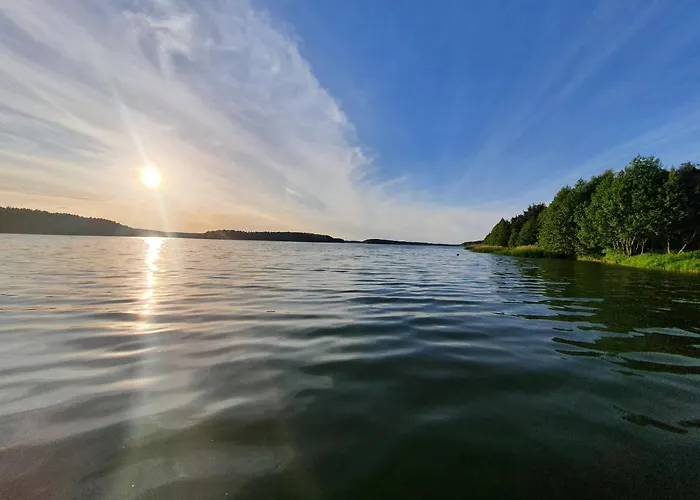 Letniskowe Lesne Nad Jeziorem Wdzydzkim Basen Sauna Balia Semesterbostad *