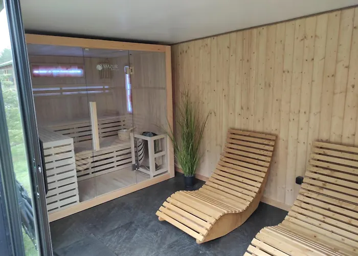 Letniskowe Lesne Nad Jeziorem Wdzydzkim Basen Sauna Balia Semesterbostad Borsk